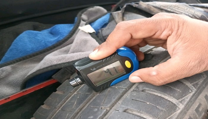 2013 Hyundai Grand i10 SPORTZ 1.2 KAPPA VTVT, CNG, Manual, 1,35,183 km, tyre