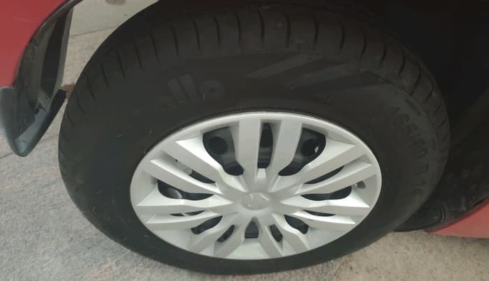 2018 Maruti Swift LXI, Petrol, Manual, 52,701 km, tyre