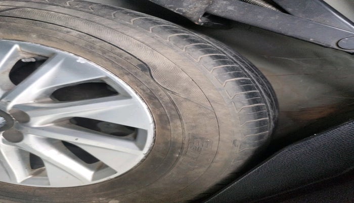 2017 Toyota Corolla Altis G PETROL, Petrol, Manual, 66,328 km, tyre