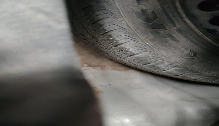 2016 Hyundai Grand i10 SPORTZ 1.2 KAPPA VTVT, CNG, Manual, 76,781 km, tyre