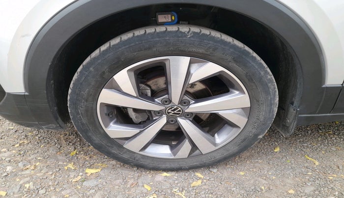 2023 Volkswagen TAIGUN TOPLINE 1.0 TSI MT, Petrol, Manual, 29,336 km, tyre