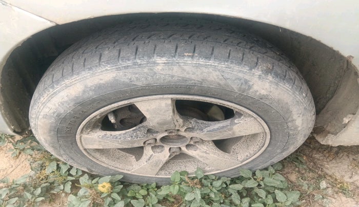 2011 Maruti Wagon R 1.0 LXI, CNG, Manual, 1,17,165 km, tyre