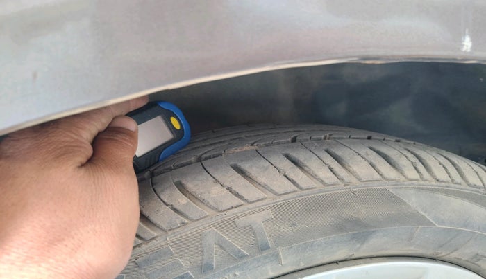 2015 Honda Amaze 1.2L I-VTEC S, Petrol, Manual, 1,17,667 km, tyre