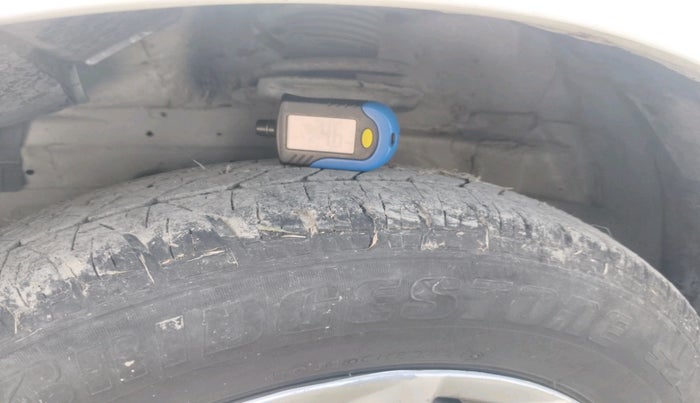 2016 Maruti Swift LXI, Petrol, Manual, 46,353 km, tyre