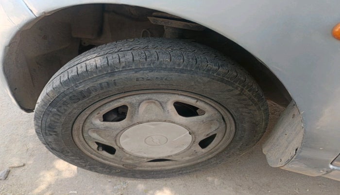 2010 Chevrolet Beat LS PETROL, Petrol, Manual, 1,17,938 km, tyre