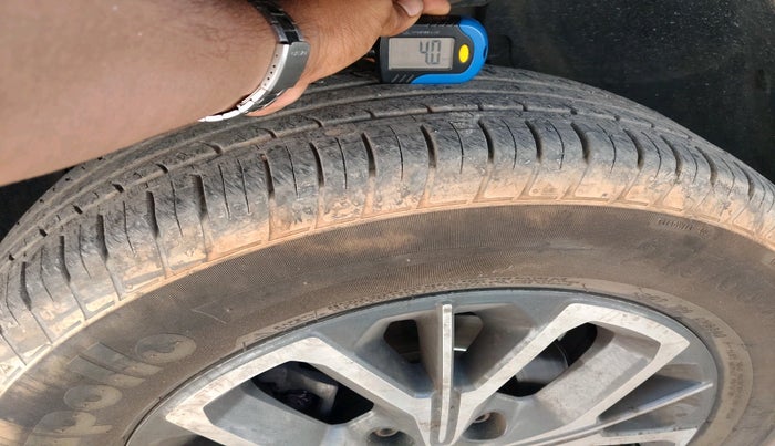 2020 Renault Duster RXZ 1.5 PETROL MT, Petrol, Manual, 25,940 km, tyre