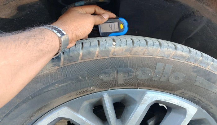 2020 Renault Duster RXZ 1.5 PETROL MT, Petrol, Manual, 25,940 km, tyre