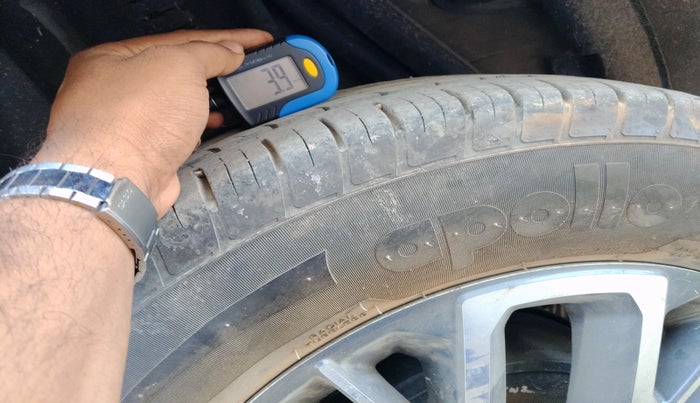 2020 Renault Duster RXZ 1.5 PETROL MT, Petrol, Manual, 25,940 km, tyre