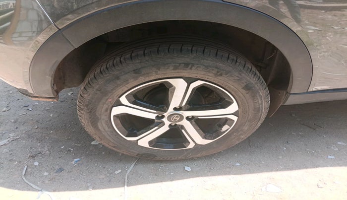 2023 Tata NEXON XZ PLUS LUXURY SUNROOF PETROL, Petrol, Manual, 25,001 km, tyre