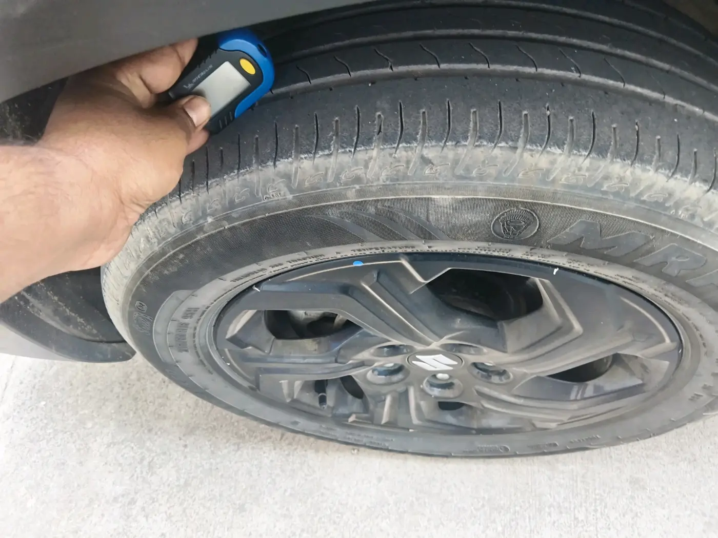 2023 Maruti BREZZA ZXI AT SMART HYBRID, Petrol, Automatic, 50,535 km, tyre