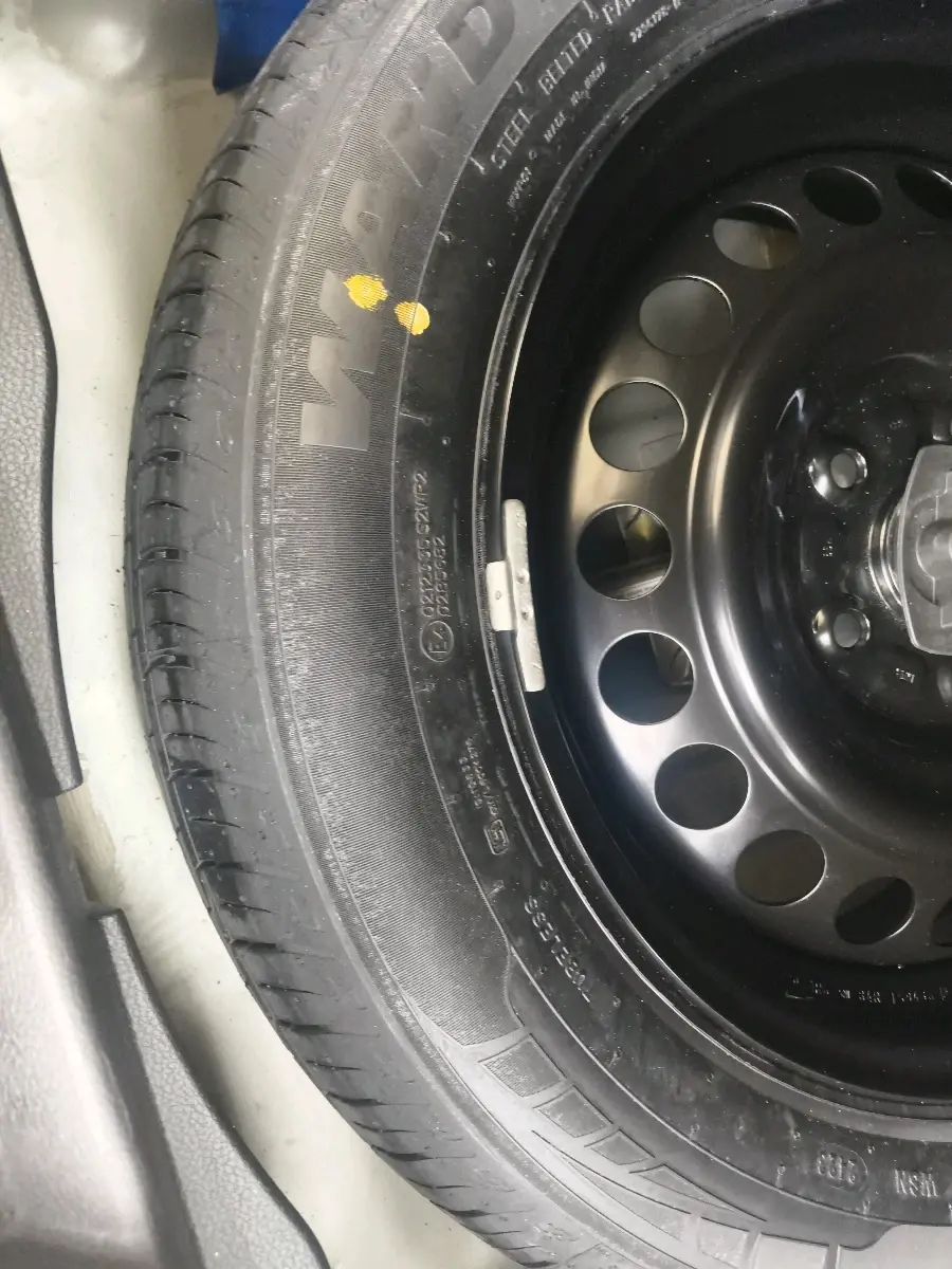 2023 Maruti BREZZA ZXI AT SMART HYBRID, Petrol, Automatic, 50,535 km, tyre