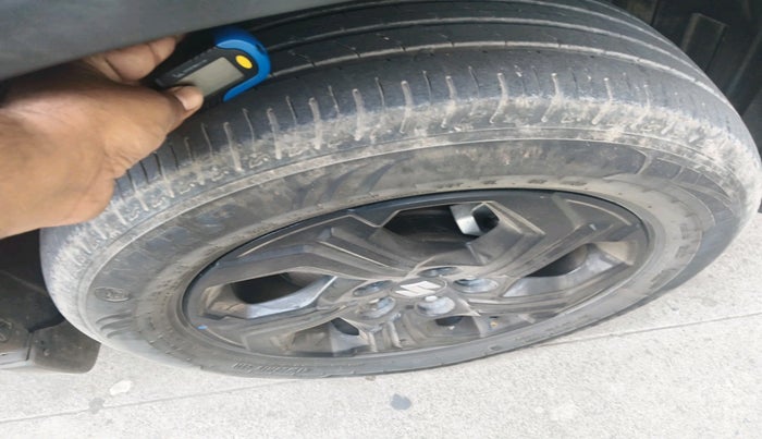 2023 Maruti BREZZA ZXI AT SMART HYBRID, Petrol, Automatic, 50,535 km, tyre