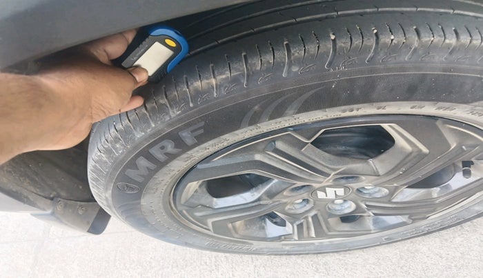 2023 Maruti BREZZA ZXI AT SMART HYBRID, Petrol, Automatic, 50,535 km, tyre