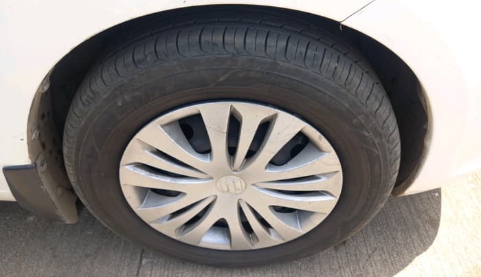 2013 Maruti Ertiga VDI, Diesel, Manual, 1,30,262 km, tyre