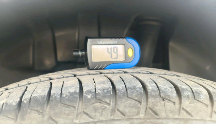 2020 Maruti Swift VXI, CNG, Manual, 83,251 km, tyre