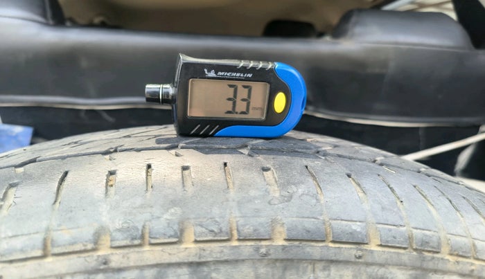 2020 Maruti Swift VXI, CNG, Manual, 83,251 km, tyre