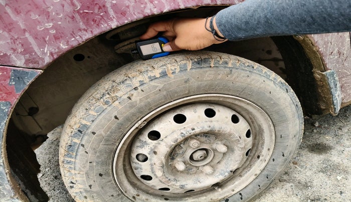 2012 Maruti Wagon R 1.0 LXI CNG, CNG, Manual, 1,51,932 km, tyre