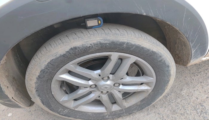 2023 Renault TRIBER RXZ DUAL TONE, Petrol, Manual, 46,912 km, tyre