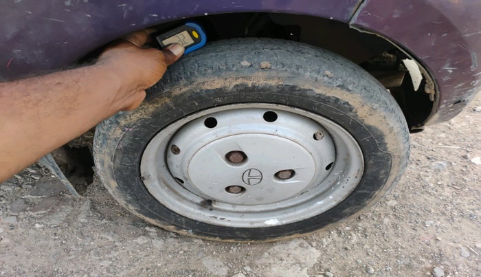 2016 Tata Nano EMAX XM CNG, CNG, Manual, 28,016 km, tyre