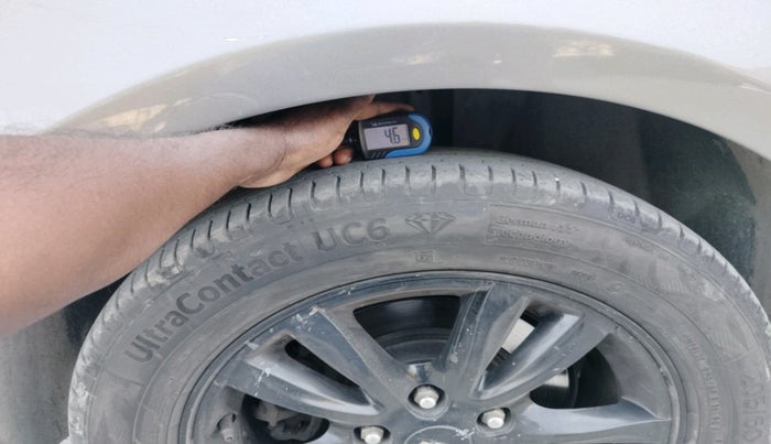 2015 Chevrolet Cruze LTZ AT, Diesel, Automatic, 1,58,524 km, tyre