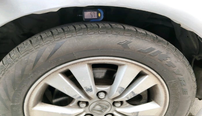 2011 Honda Accord 2.4L I-VTEC MT, Petrol, Manual, 90,177 km, tyre