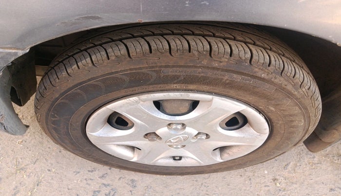 2009 Hyundai Accent EXECUTIVE, Petrol, Manual, 87,598 km, tyre