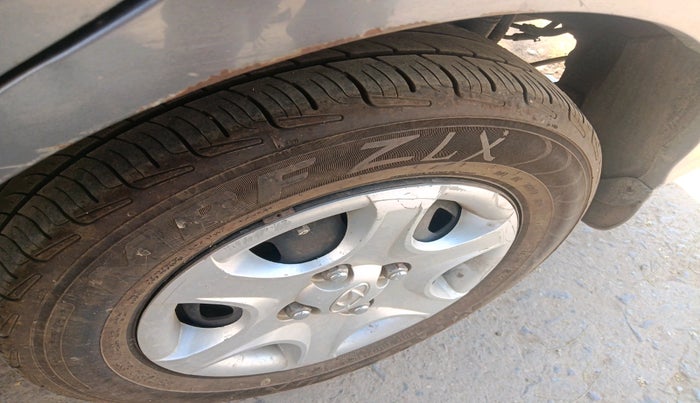 2009 Hyundai Accent EXECUTIVE, Petrol, Manual, 87,598 km, tyre