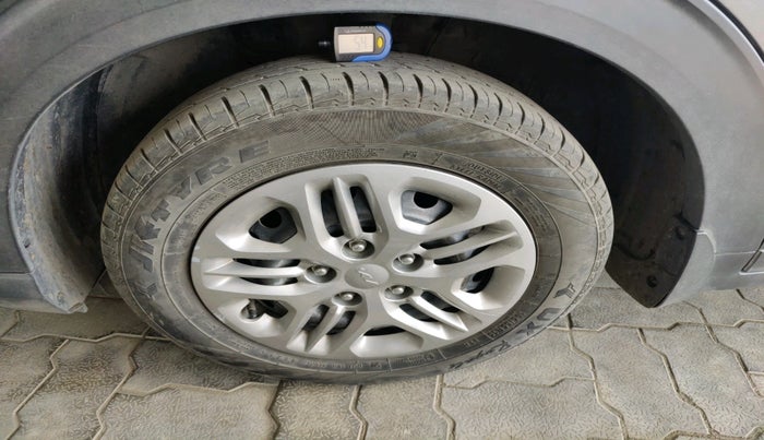 2022 KIA CARENS PRESTIGE 1.5 PETROL 7 STR, Petrol, Manual, 95,924 km, tyre