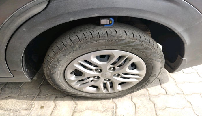 2022 KIA CARENS PRESTIGE 1.5 PETROL 7 STR, Petrol, Manual, 95,924 km, tyre