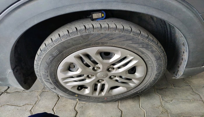 2022 KIA CARENS PRESTIGE 1.5 PETROL 7 STR, Petrol, Manual, 95,924 km, tyre