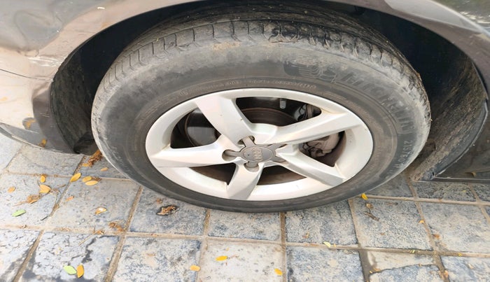 2012 Audi A4 2.0 TDI Multitronic, Diesel, Automatic, 1,44,139 km, tyre