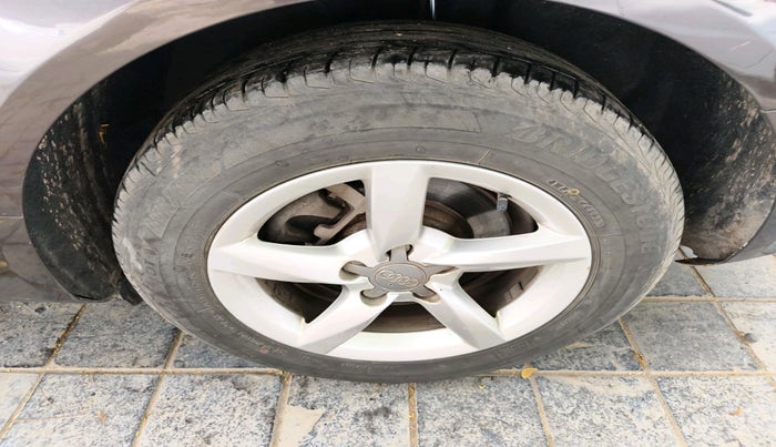 2012 Audi A4 2.0 TDI Multitronic, Diesel, Automatic, 1,44,139 km, tyre