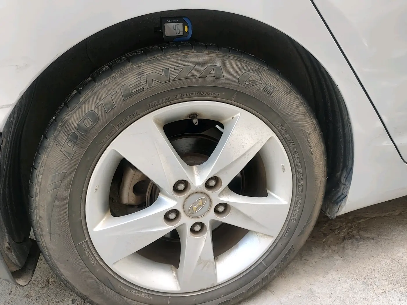 2013 Hyundai New Elantra 1.8 SX AT VTVT, Petrol, Automatic, 74,341 km, tyre