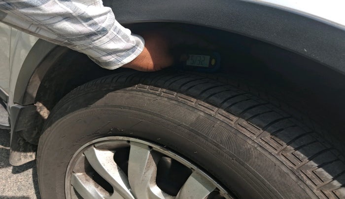 2016 Mahindra XUV500 W10, Diesel, Manual, 98,383 km, tyre