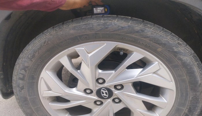 2022 Hyundai Creta SX 1.5 PETROL, Petrol, Manual, 58,156 km, tyre