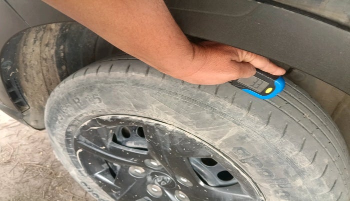 2023 Hyundai VENUE S 1.2, Petrol, Manual, 31,135 km, tyre