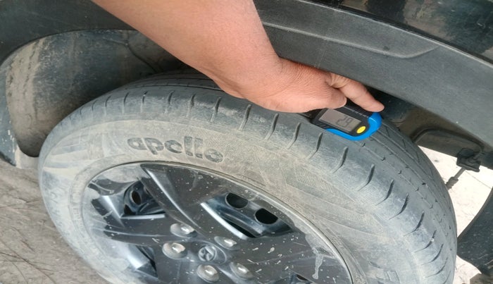 2023 Hyundai VENUE S 1.2, Petrol, Manual, 31,135 km, tyre