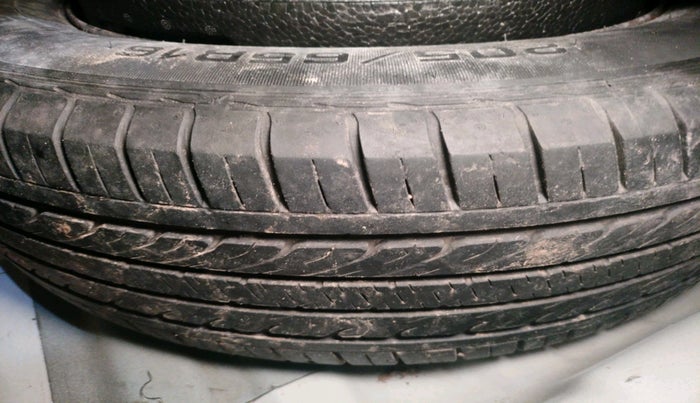 2016 Hyundai Creta E PLUS 1.6 PETROL, Petrol, Manual, 37,497 km, tyre