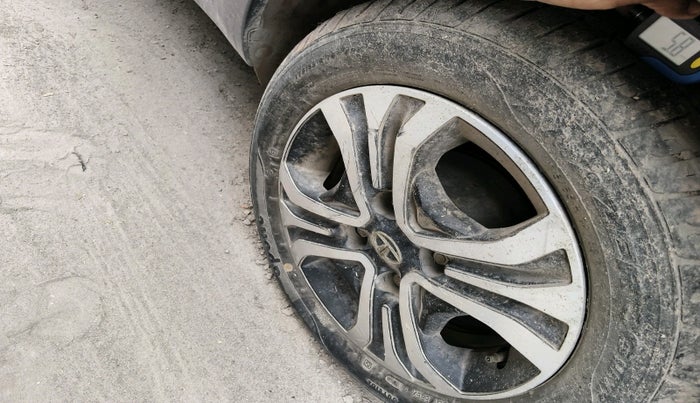 2018 Tata Tiago XZA PETROL, Petrol, Automatic, 18,060 km, tyre