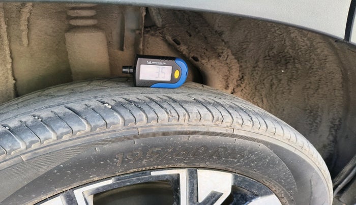 2022 Renault Kiger RXZ TURBO CVT DUAL TONE, Petrol, Automatic, 33,267 km, tyre