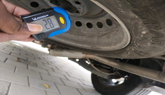 2021 Mahindra XUV700 AX 7 LUXURY D MT 7 STR, Diesel, Manual, 1,08,733 km, tyre