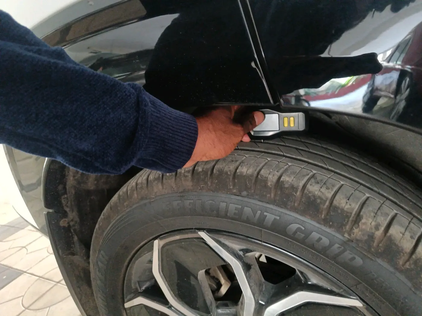 2025 Tata Curvv Accomplished Plus A 1.5 Diesel 7DCA, Diesel, Automatic, 16,558 km, tyre