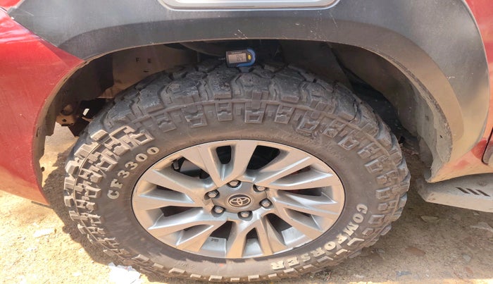 2023 Toyota HILUX HIGH 4X4 AT, Diesel, Automatic, 92,818 km, tyre