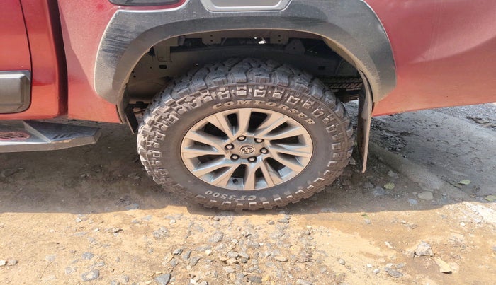 2023 Toyota HILUX HIGH 4X4 AT, Diesel, Automatic, 92,818 km, tyre