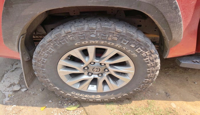 2023 Toyota HILUX HIGH 4X4 AT, Diesel, Automatic, 92,818 km, tyre