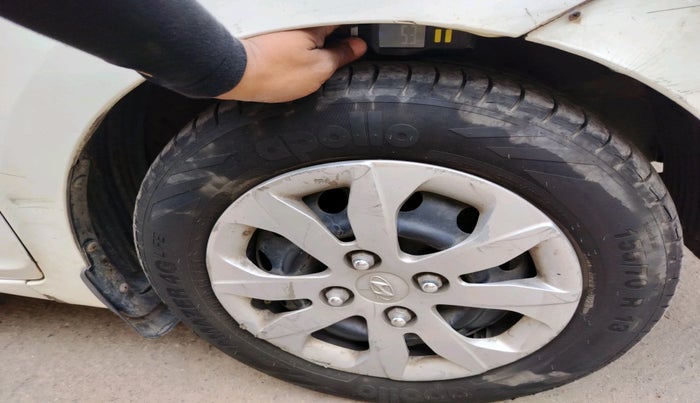 2016 Hyundai Eon MAGNA +, CNG, Manual, 1,23,640 km, tyre