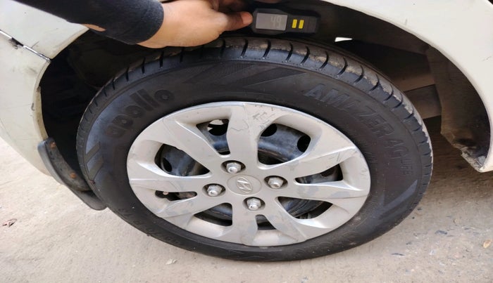 2016 Hyundai Eon MAGNA +, CNG, Manual, 1,23,640 km, tyre