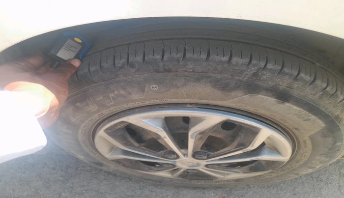 2015 Maruti Swift VDI, Diesel, Manual, 1,27,049 km, tyre