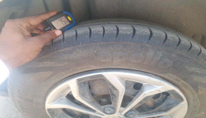 2015 Maruti Swift VDI, Diesel, Manual, 1,27,049 km, tyre