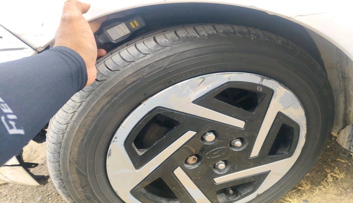 2023 Hyundai AURA S 1.2 CNG, CNG, Manual, 1,02,971 km, tyre